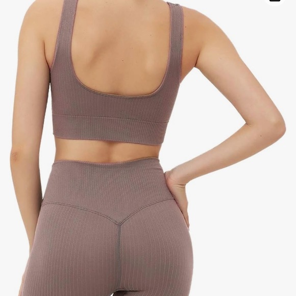 Matching workout set - Picture 5 of 6